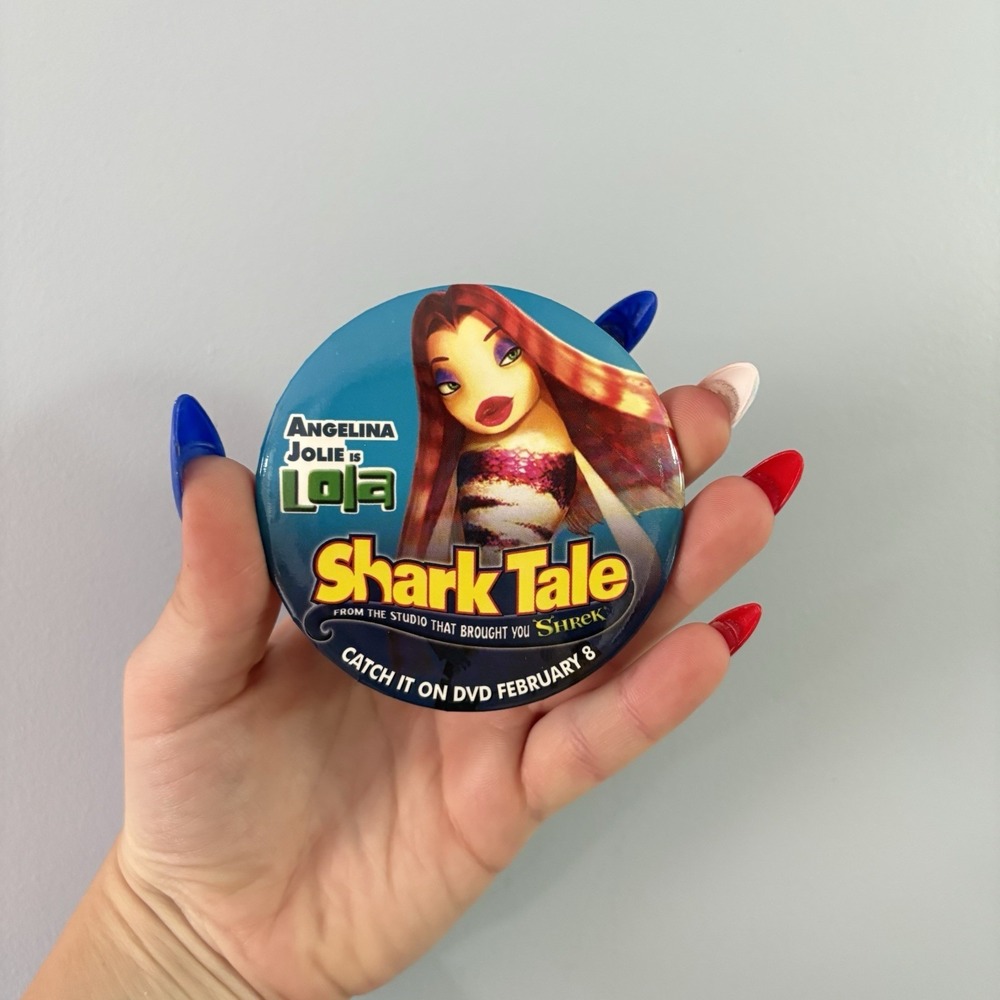 Vintage Y2K 2005 Dream Works Angelina Jolie Lola Shark Tale Pin Badge Button